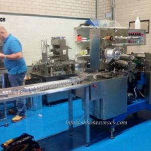 Automatic e-liquid filling machine line with box packing machine for Netherland customer